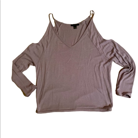 Super cute cold shoulder sweater - Picture 2 of 3